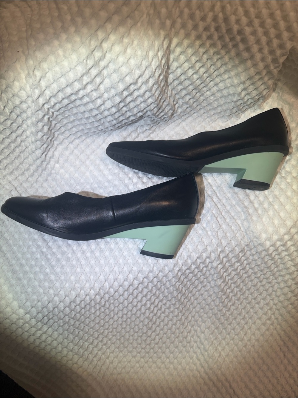 Camper Brooke Mid-Heel pumps-Black with Mint Accent EU 39